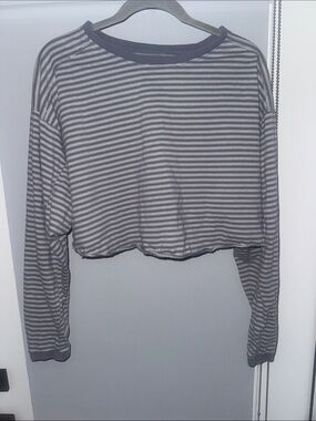 BDG Cropped Long-Sleeve Striped Tee - Gray & White